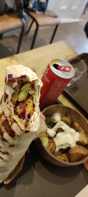 Cheezy Roll at SAMAM - Cantine végétale in Paris