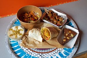 Wrap + Bol + Brochettes + Brownie + Flan at SAMAM - Cantine végétale in Paris