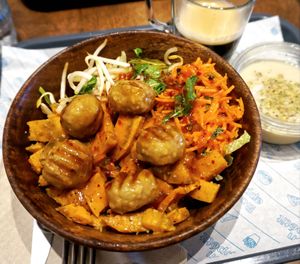 Saigon bowl + Lebanese flan at SAMAM - Cantine végétale in Paris