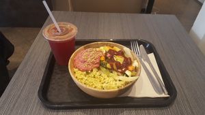 Plat du jour et boisson hibiscus at SAMAM - Cantine végétale in Paris