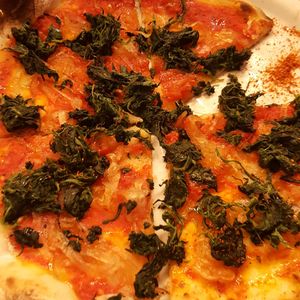 Pizza Spinach, Garlic, Onions (no cheese) at Mesita Grande in Punta Arenas