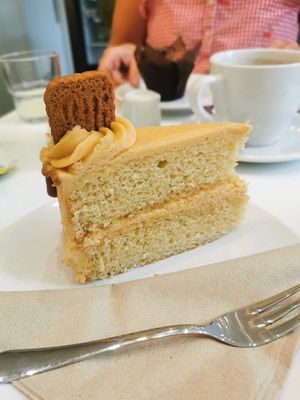 Biscoff cake at Picnic in Glasgow