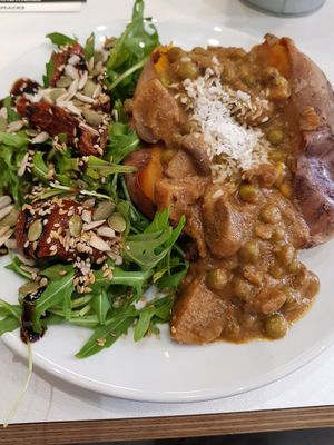Baked sweet potato with curry of the day at Picnic in Glasgow