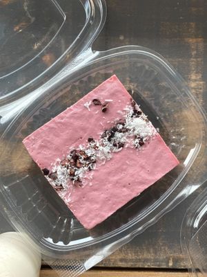 Strawberry Cheesecake (vegan cake) at Ziva To Go - Industrial in Mallorca