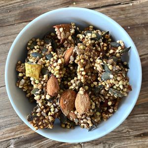 Ziva Raw Sprouted Granola in Cinnamon available in a jar or bag.

Ready for order on our online shop.  at Ziva To Go - Industrial in Mallorca