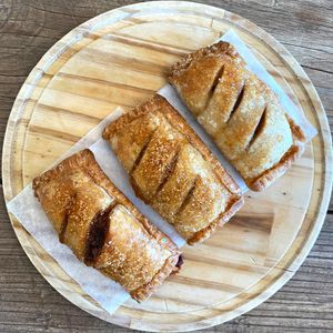 Freshly baked gluten-free Apple Turnovers at Ziva To Go - Industrial in Mallorca