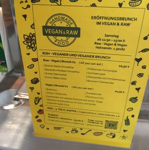 brunch ad at Vegan&Raw in Hannover