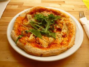 Pizza Margherita at Vegan&Raw in Hannover