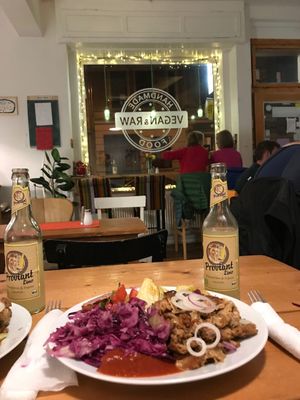 Veganer Gyros Teller at Vegan&Raw in Hannover