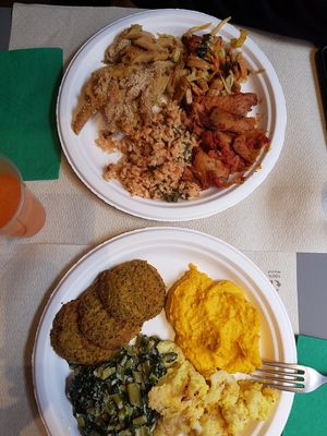 4 options in each plate at Veg Eat in Bergamo