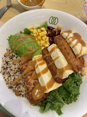 Omni charger salad with peanut dressing   at Green Common - Harbour City in Kowloon