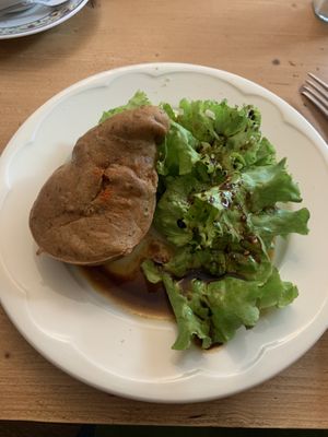 Muffin with olives at La Vege Table in Reims