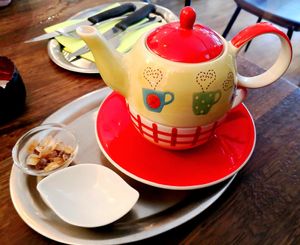 Sweet dates tea at Cafe Panini in Schondorf