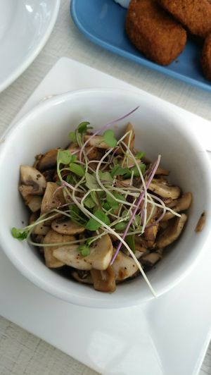 Garlic mushrooms (not very garlicky) at Abracadabra Cafe & Bar in Rotorua