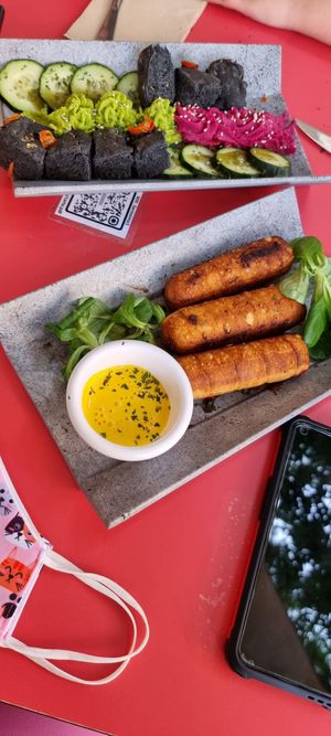 Palitos de queso vegano con mix de hummus at Sanissimo - Principe Pio in Madrid