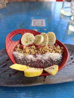 Açaí bowl at Sanissimo - Principe Pio in Madrid