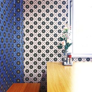 Speiseraum hinter dem Buffetbereich at Veganio in Prague