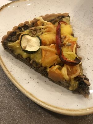 THIS PIE WAS YUMMYLIOUS!! This needs to come back on the menu ASAP🤤🤤🤤  at Nordvegan in Oslo