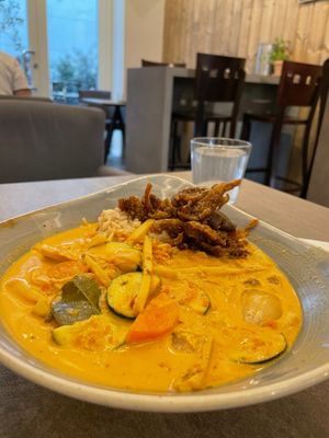 Curry rice bowl with fried oyster mushroom at Nordvegan in Oslo