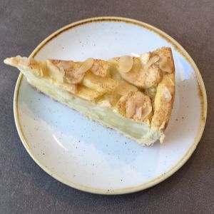 Apple pie  at Nordvegan in Oslo