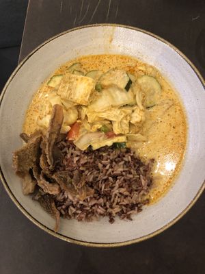 Curry Meal Deal (curry, rice, and fried oyster mushrooms)  at Nordvegan in Oslo