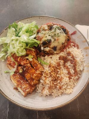 Stuffed pepper, rice, tofu, kimchi, salad at Nordvegan in Oslo