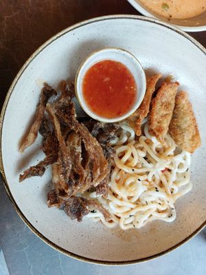 Udon, fried mushrooms, fried gyoza at Nordvegan in Oslo