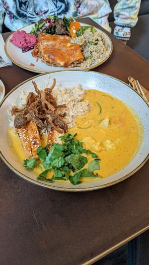 Yellow Thai curry with oyster mushrooms at Nordvegan in Oslo