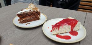 Carrot cake & cheese cake at Nordvegan in Oslo