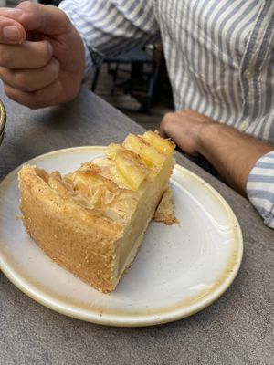 Apple pie  at Nordvegan in Oslo