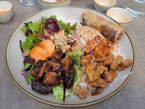 BBQ medley bowl with shitaki mushrooms at Nordvegan in Oslo