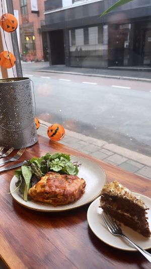 Lasagna and carrot cake 😋💚  at Nordvegan in Oslo