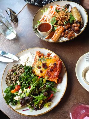 Lasagne and BBQ Melody at Nordvegan in Oslo