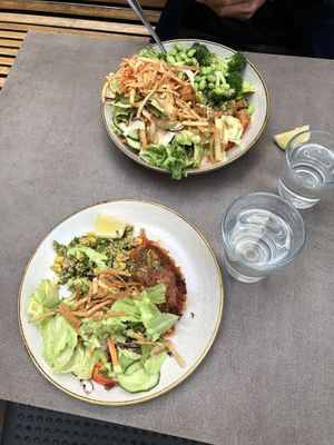 Lasagne & side salad // Salad plate with toppings 🥗   at Nordvegan in Oslo