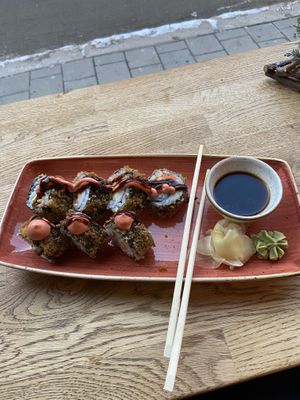Crunchy sushi roll  at Nordvegan in Oslo