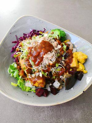 Udon Buddha bowl at Nordvegan in Oslo