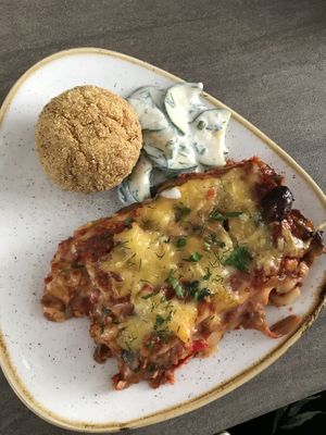 Lasagna and arancini at Nordvegan in Oslo