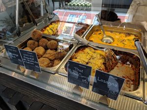 Choose one or combine several different food items at Nordvegan in Oslo