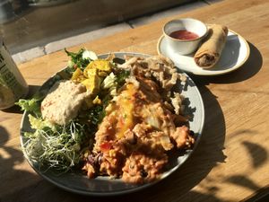 Had the enchiladas with tofu, salad & hummus, fried mushrooms and a spring roll on the side at Nordvegan in Oslo