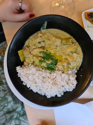 Curry at Le Faitout Vegan in Paris