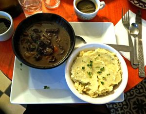 Bourguignon w/mashed potatoes at Le Faitout Vegan in Paris