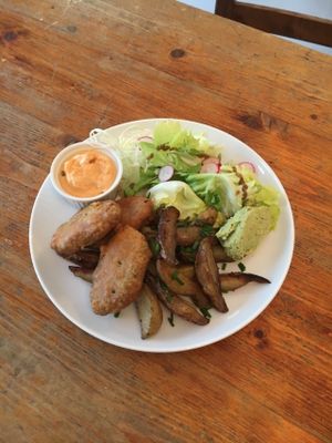 Vegan fish&chips at Le Faitout Vegan in Paris