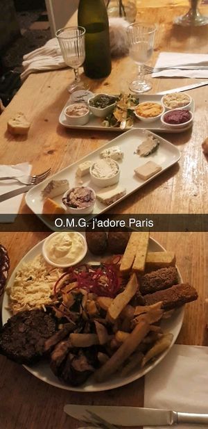 Assiettes de tapas at Le Faitout Vegan in Paris
