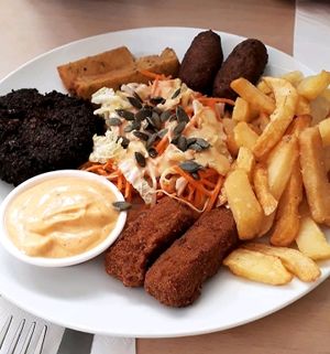 hot tapas mix at Le Faitout Vegan in Paris