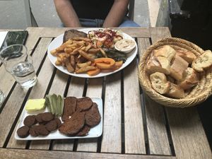 Hauptgerichte at Le Faitout Vegan in Paris
