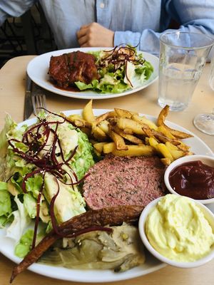 Tartare frenchfries at Le Faitout Vegan in Paris
