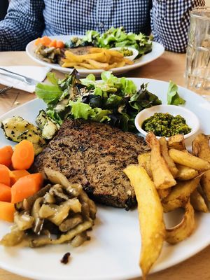 Steak at Le Faitout Vegan in Paris