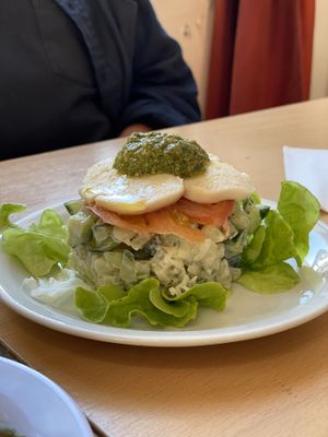 Caprese with tzaziki at Le Faitout Vegan in Paris