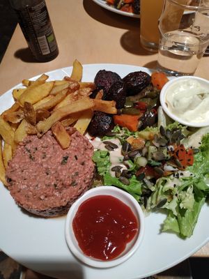 Tartare de tempeh at Le Faitout Vegan in Paris