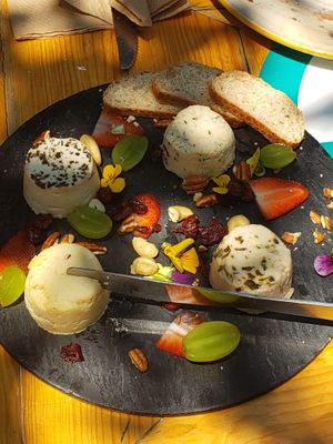 Tabla de quesos de semillas at Aura Vegana in Mexico City